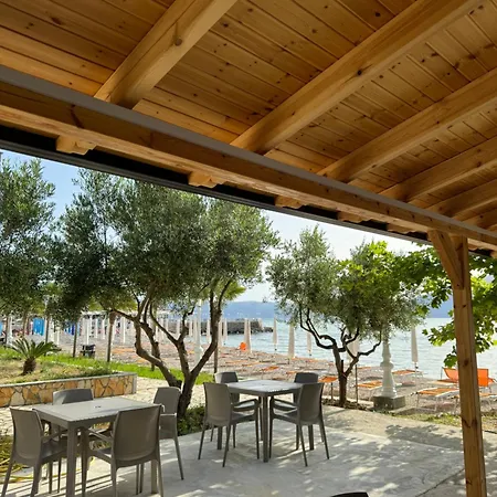 Cekodhima 酒店 Radhimë