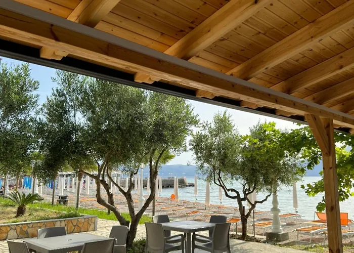 Cekodhima Hotel Radhimë